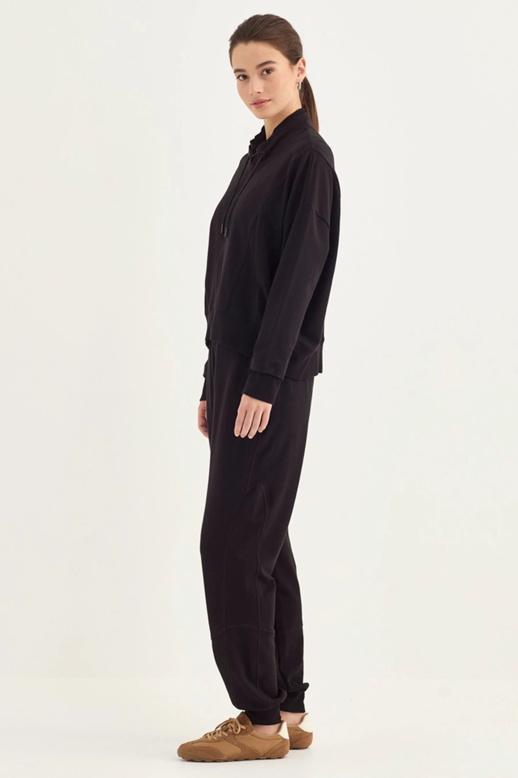 Verge Honour Jacket - Black